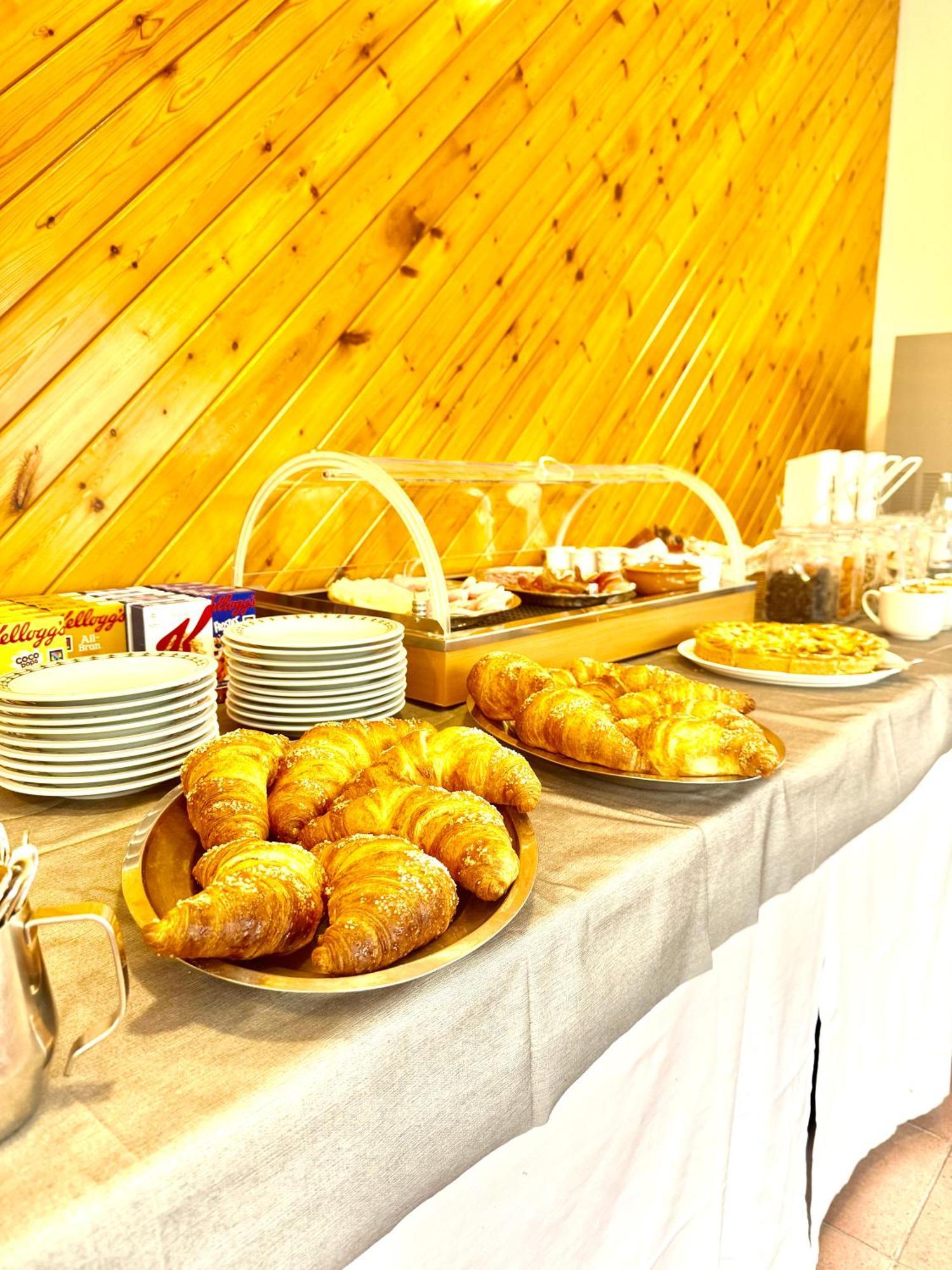 Bike & Bikers Hotel Restaurant Ampezzo Kültér fotó